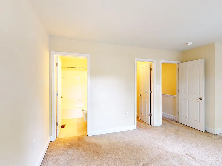 720 Barnes St NE — Photo 45