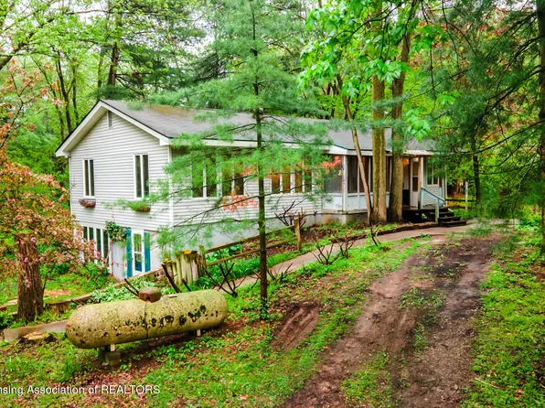 5640 Fleming Rd, Fowlerville, MI 48836
