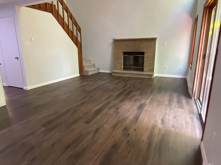 1238 Winding Way — Photo 9