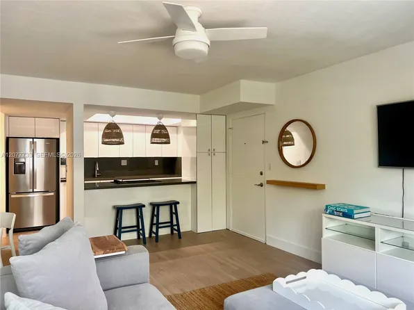 195 Sunrise Dr APT 8, Key Biscayne, FL 33149