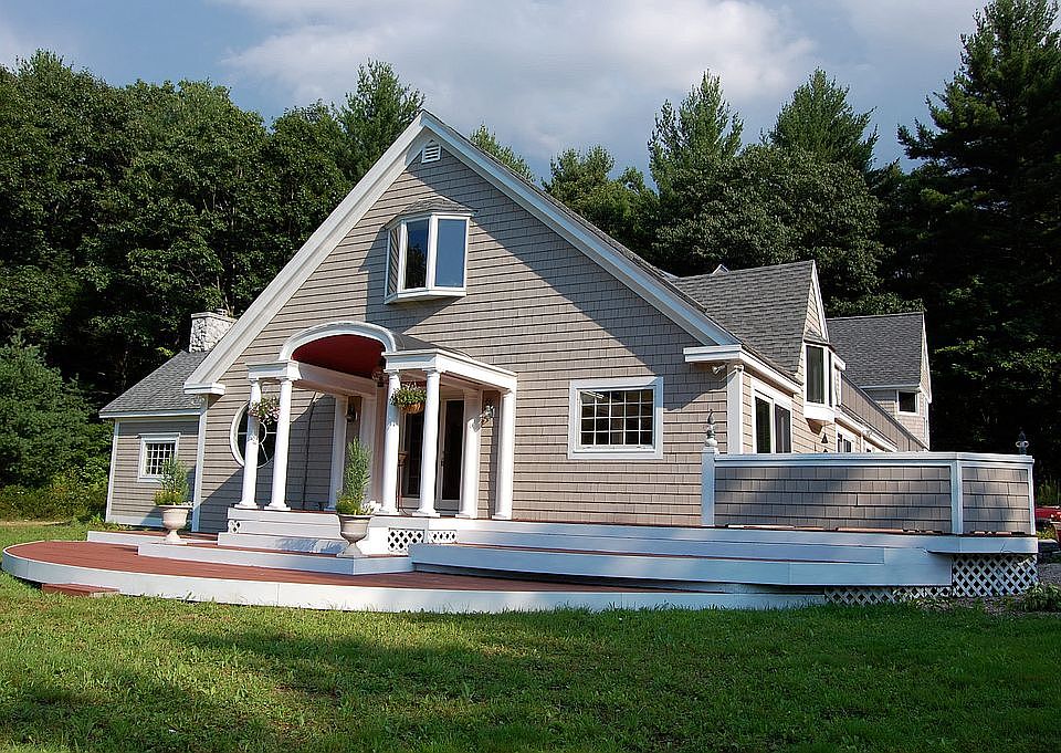 1st image of 11 Marilyn Park Dr