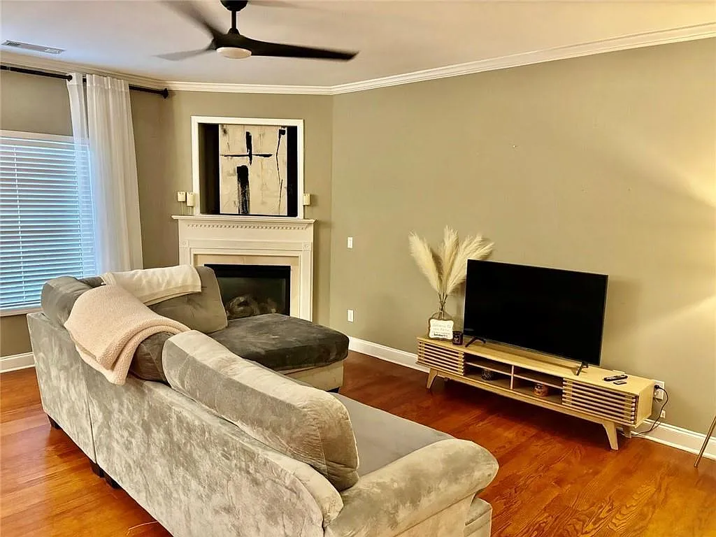 2 bed, 2.5 bath, 2222 sqft, $2,900 — Photo 4