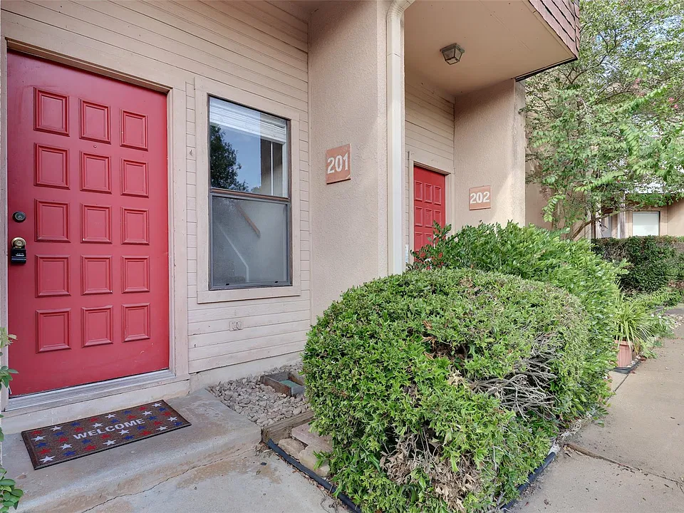 8418 Fathom Cir #201