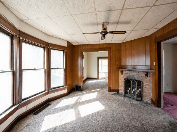 des-moines-iowa-251547765 picture