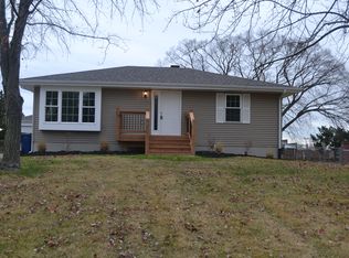 19 Vesper Dr, Ballwin, MO 63011