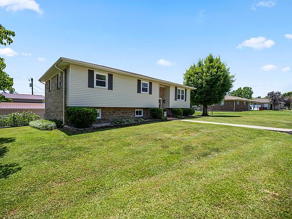 3rd image of 113 Clays Ferry Dr