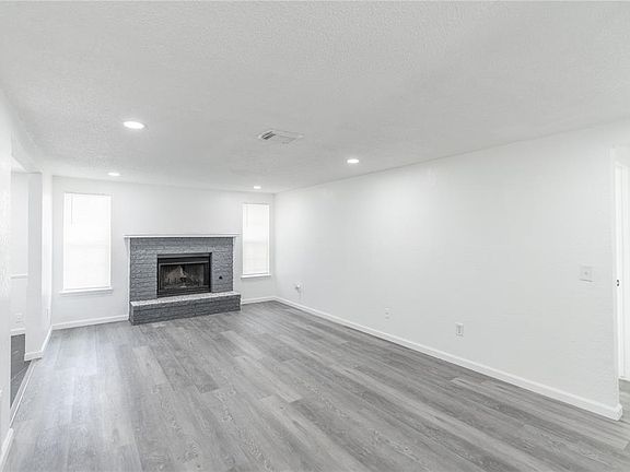 3rd image of 8408 S Drexel Pl