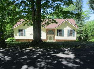 1709 Crossroad School Rd, Hedgesville, WV 25427