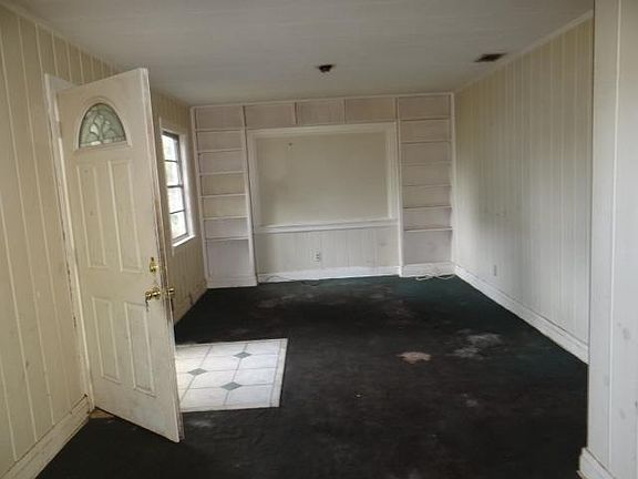 3rd image of 913 Moisant St