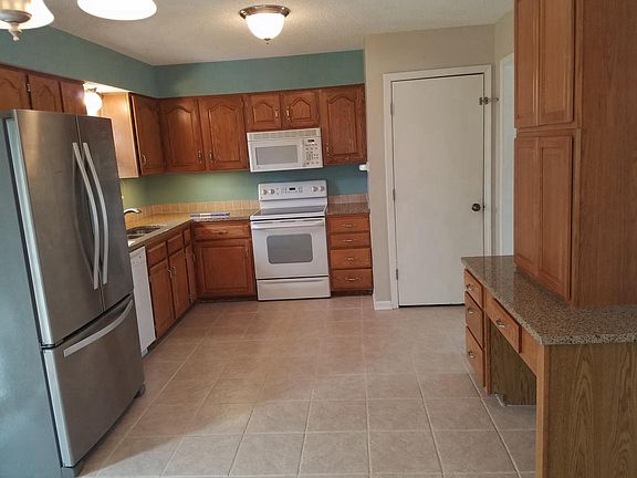Nice sized kitchen with granite countertops