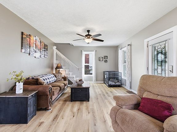 5th image of 31 Parkwood Blvd