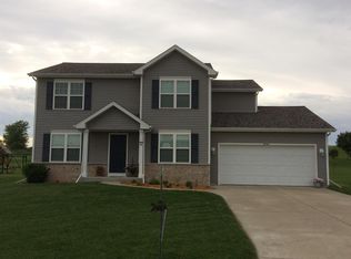 N8199 Woody Ln, Ixonia, WI 53036