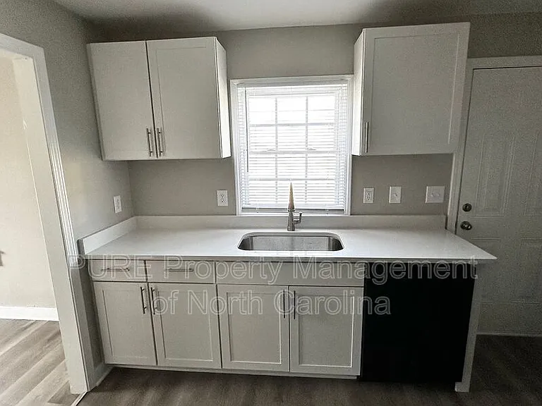 920 Holt St — Photo 4