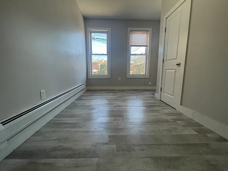 207 Webster Ave #1E — Photo 4