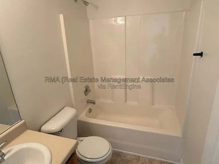 1330 Labonte Pkwy — Photo 8