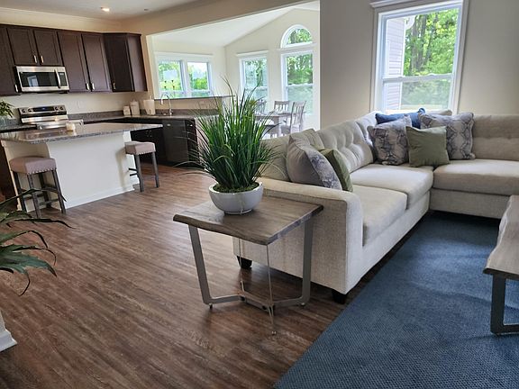 3rd image of 5644 Shagbark Pl