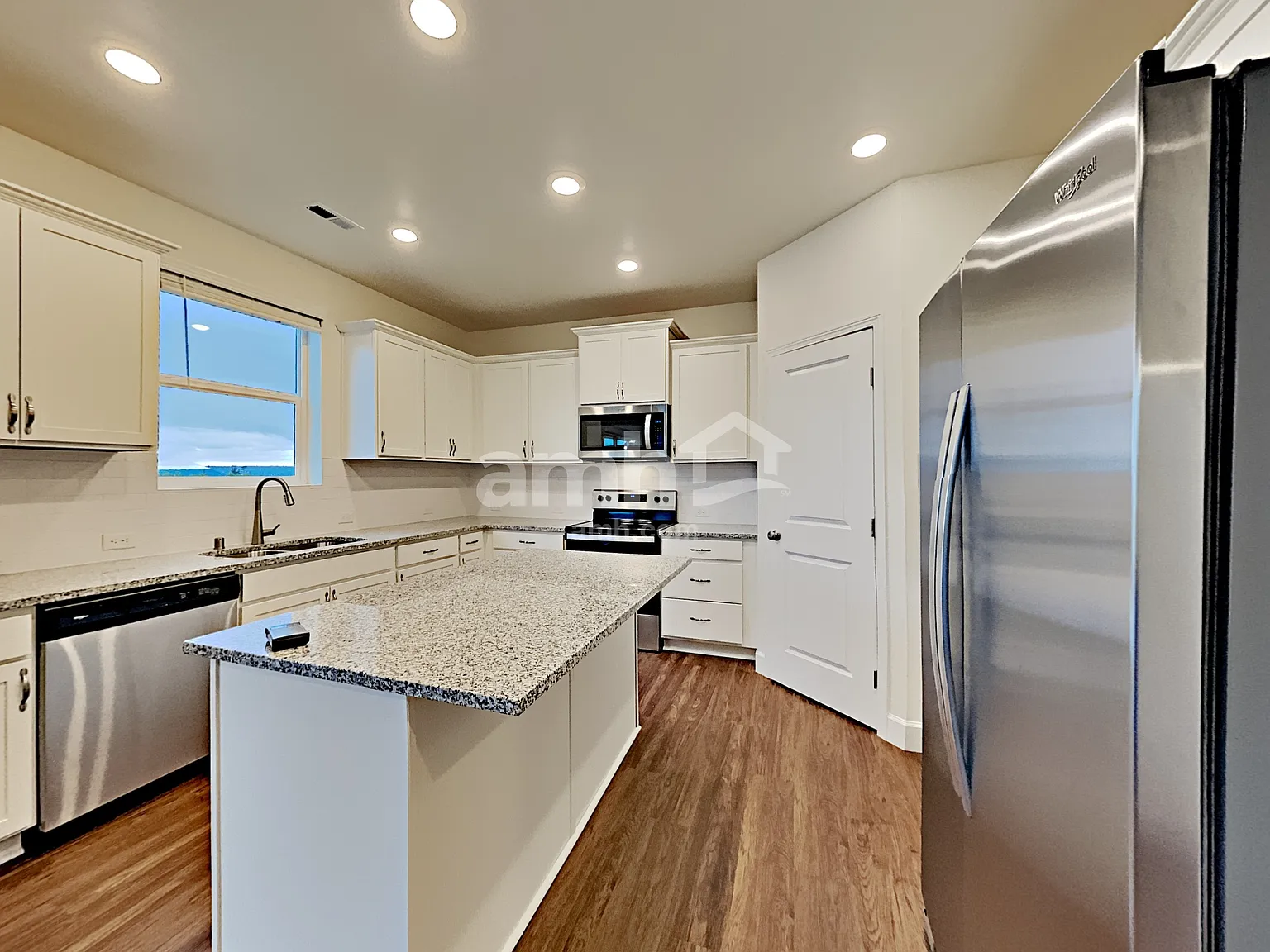 4 bed, 2.5 bath, 2363 sqft, $3,735 — Photo 3