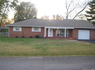 26 Cedar Dr, Fairview Heights, IL 62208