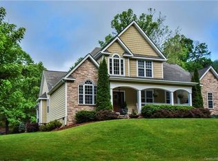 118 Twin Courts Dr, Weaverville, NC 28787