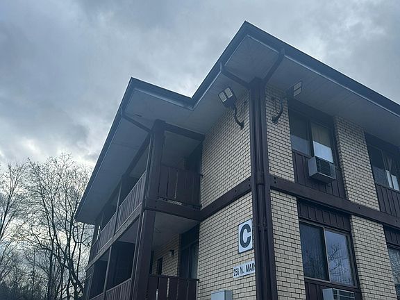 3rd image of 258 N Main St APT C14