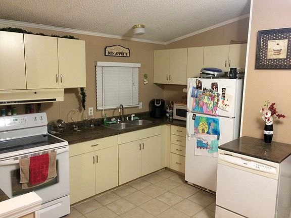 3rd image of 921 Doresay Ln