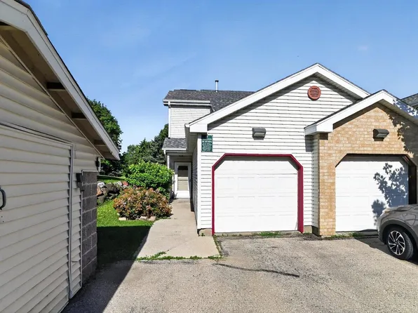 952 Rockefeller Ln, Madison, WI 53704