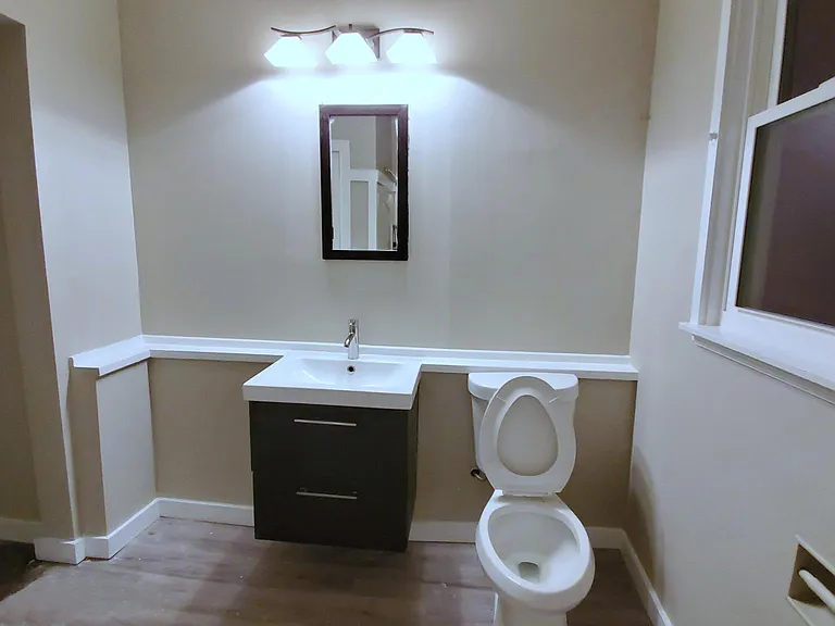 703 Riddle Rd — Photo 10