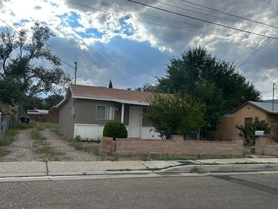 123 46th St SW, Albuquerque, NM, 87105