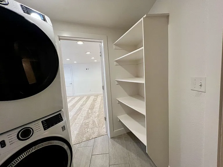 425 Lakeview Way — Photo 13