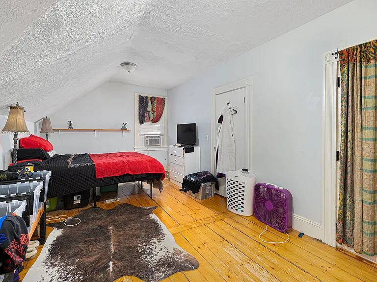 54 Barton St #3 — Photo 10