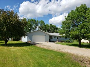 425 E 2nd St, Argyle, MN 56713