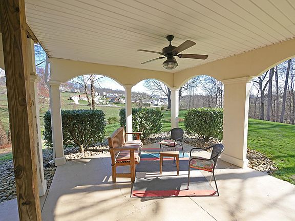 3rd image of 104 Chestnut Ridge Dr