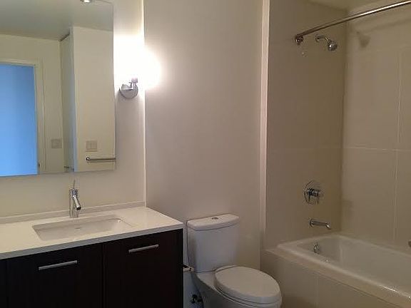 3rd image of 500 106th Ave NE #18