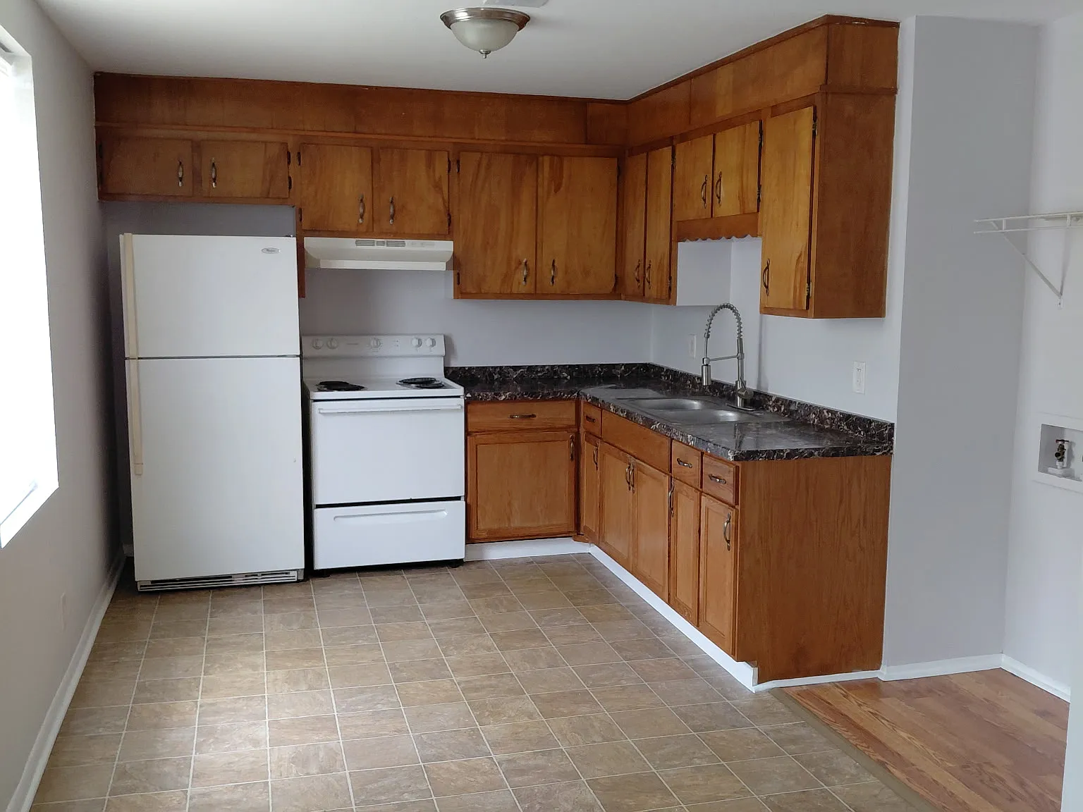2 bed, 756 sqft, $1,325 — Photo 3