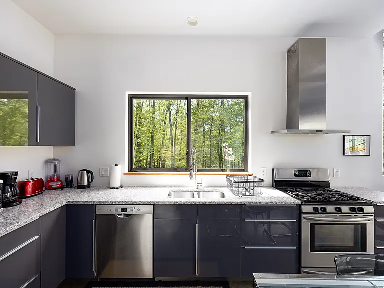 2465 Glasco Tpke #3 — Photo 4