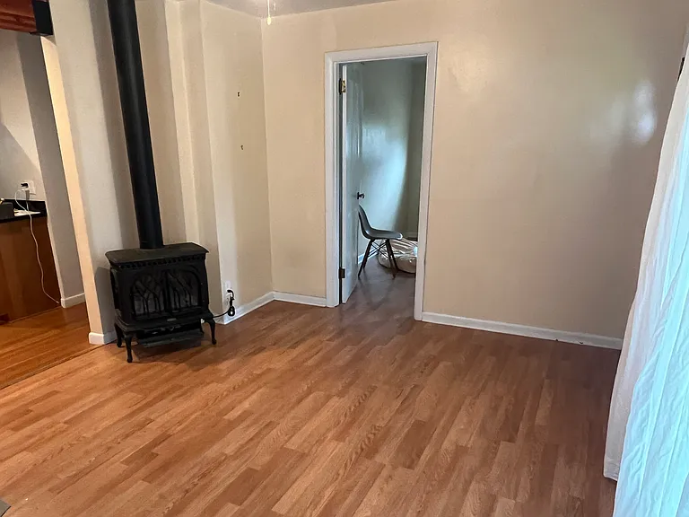 1819 B St — Photo 3