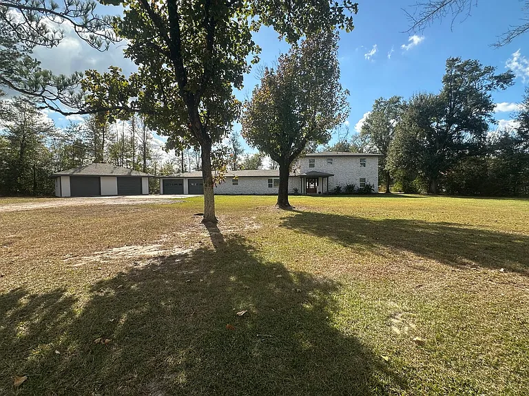 5797 N US Hwy #171 — Photo 1