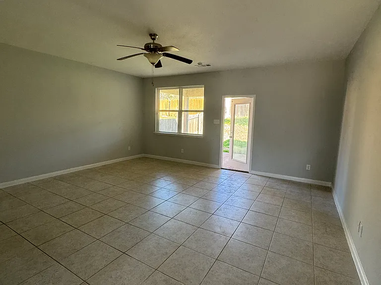 2132 Mulberry Dr — Photo 5