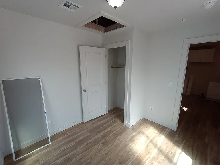 400 SW Grand Blvd #1 — Photo 13