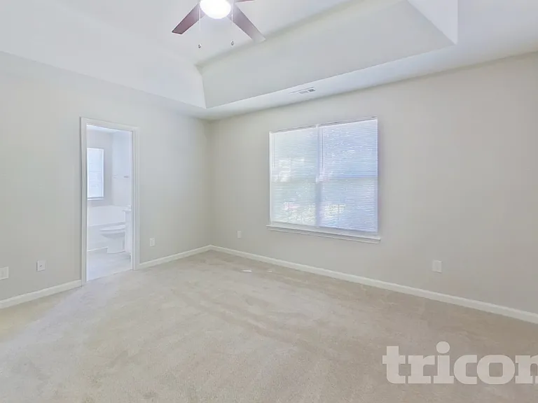1131 Delander Ln — Photo 7