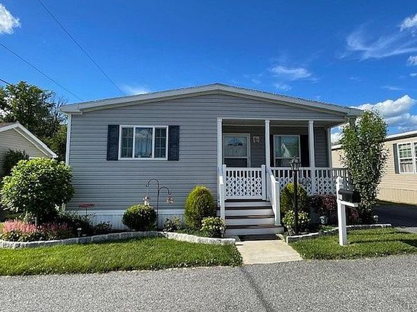 33 Lynbrook Ln