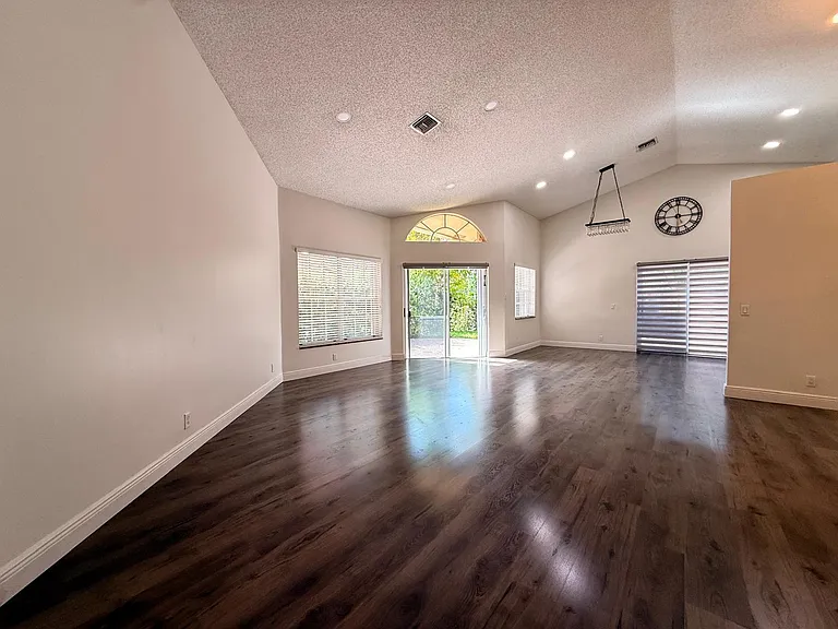 11042 Topeka Pl — Photo 11