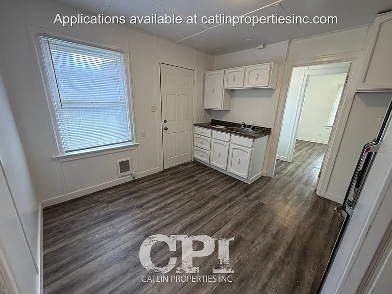275 Baltimore St — Photo 5