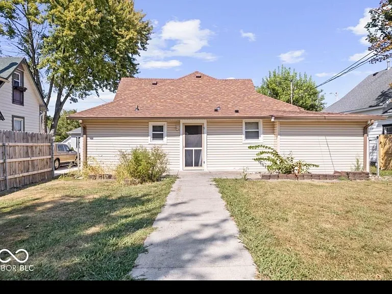 409 W Wiley St — Photo 2