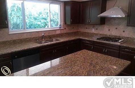 KITCHEN 2.jpg