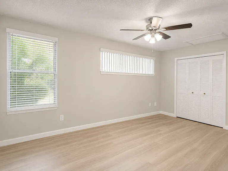 2722 Tally Ho Ave #22 — Photo 4