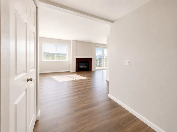 3815 131st Ln SE APT H2, Bellevue, WA 98006