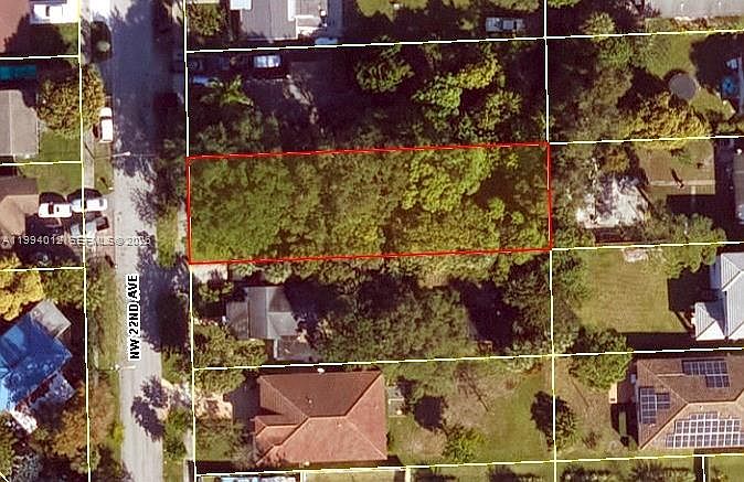 2nd image of 422 SW 22nd Ave