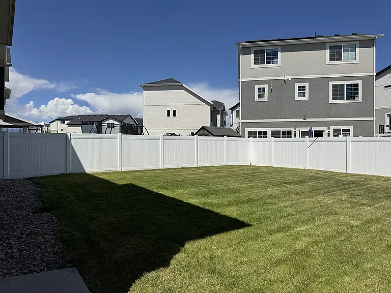 138 E Crown Point Dr — Photo 17