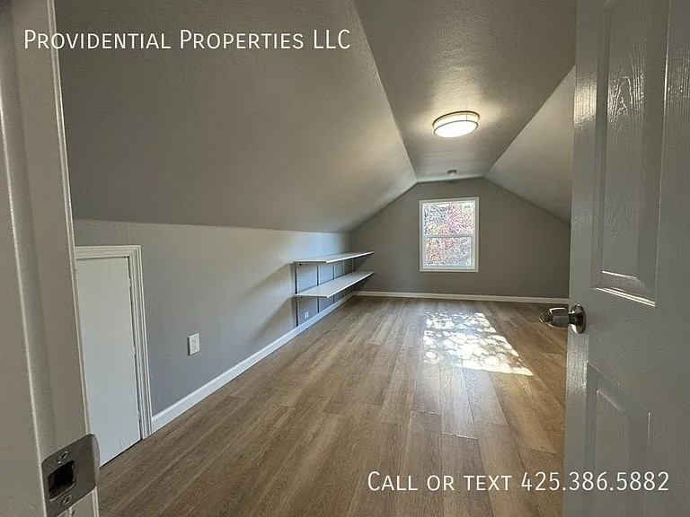 708 D St SE — Photo 9